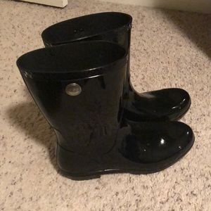 Never worn Ugg rain boots
